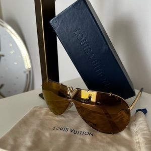 LOUIS VUITTON Aviator Gold Tinted Sunglasses